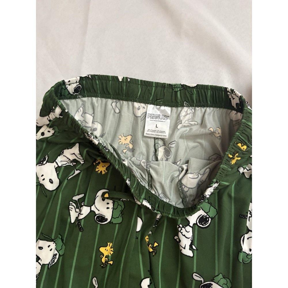 NEW Snoopy Peanuts Fleece Lounge Pants PJ Bottoms SNOOPY PANTS GREEN Size Large - Picture 4 of 7